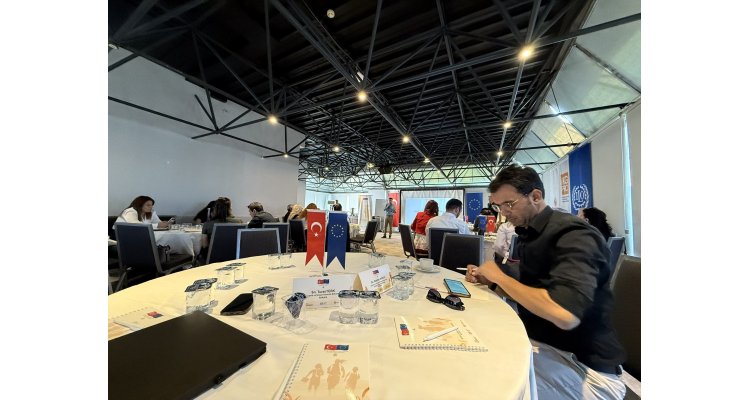 İzmir’de Farkındalık Eğitimleri Düzenlendi